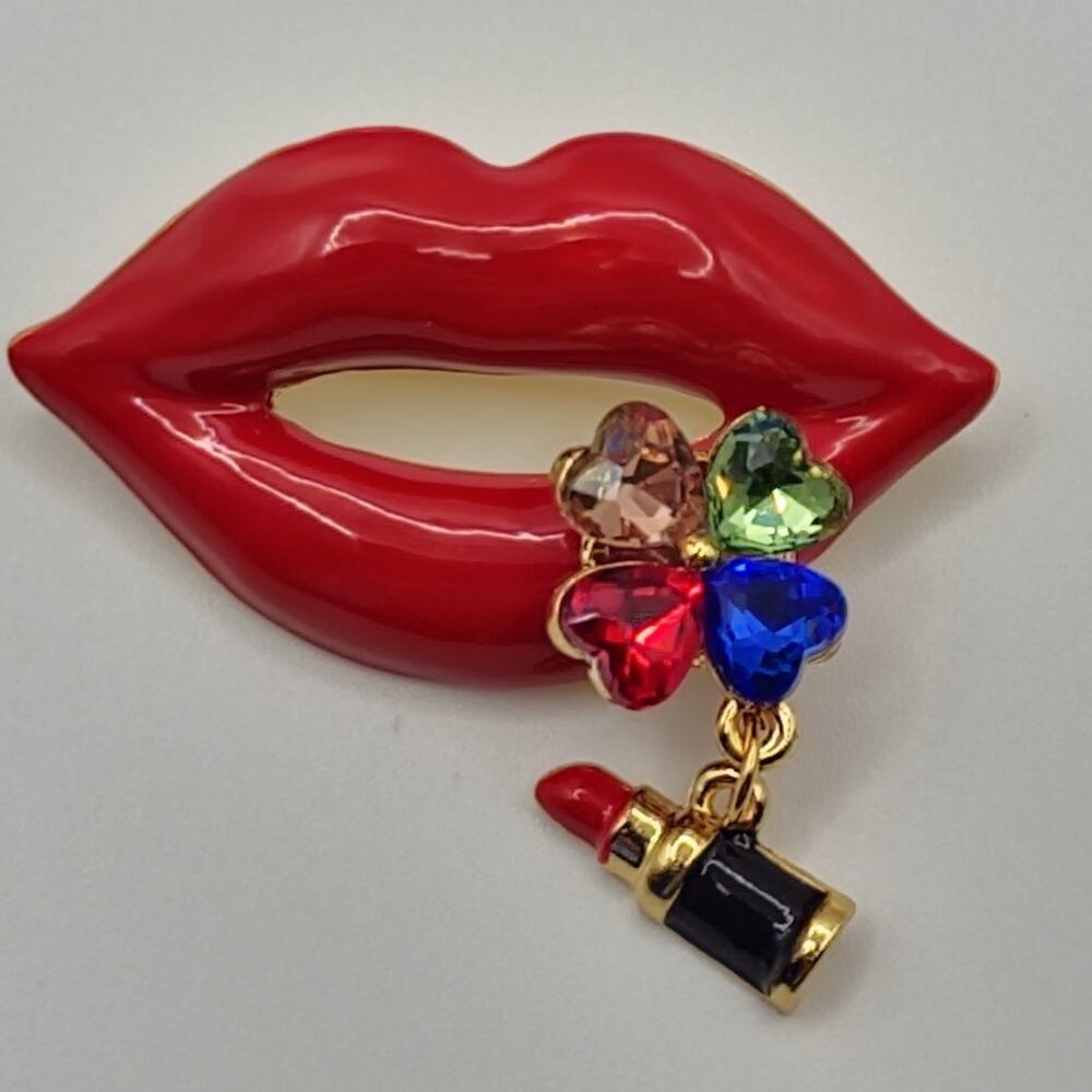 Enamel Red Lips W / Colorful Heart Faux Jewels & Lipstick Dangle Charm Make-up